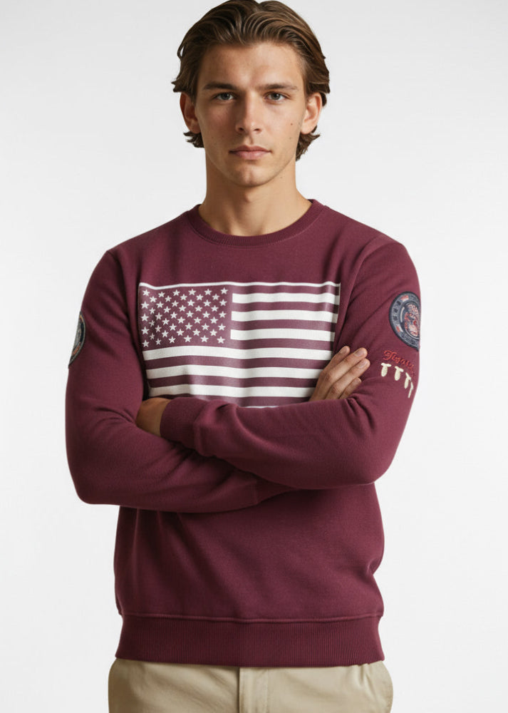 Wirvelvind Rund halsringad tröja med texten "US Flag" i bordeaux