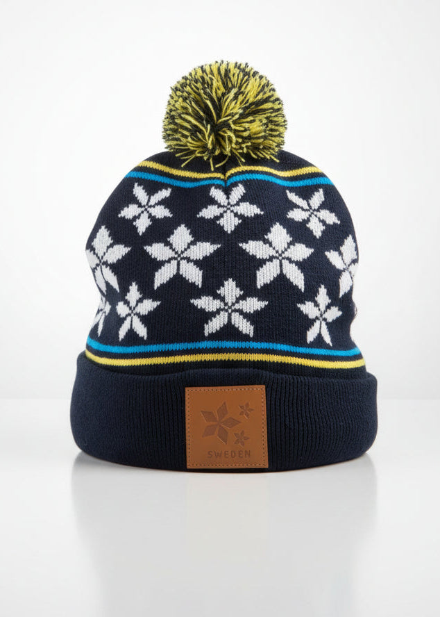 Nordisk stickad mössa i 100% akryl, unisex beanie från Wirvelvind i skandinavisk design.
