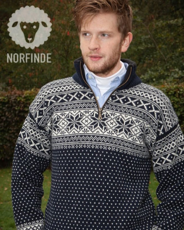 Norfinde, Pullover av 100% ren ny norsk ull, Mörkblå